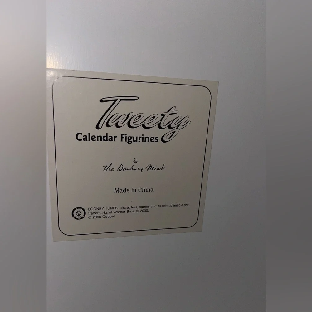 Looney Tunes Sylvester and Tweety hanging calender